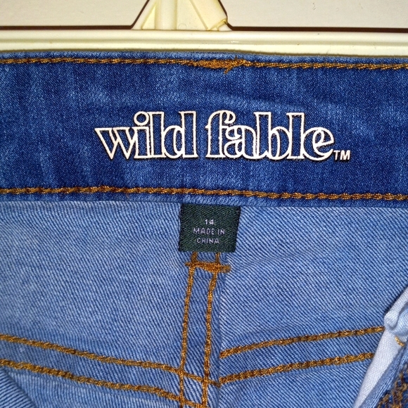 Wild Fable Distressed Jeans 👖 - Picture 3 of 3